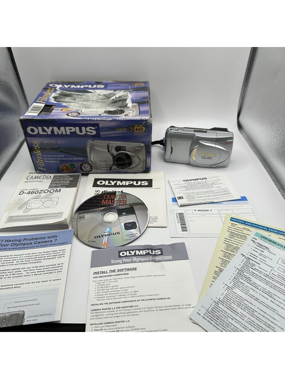 Olympus D-450 Zoom Silver 1.3mp Digital Camera 3x Optical Zoom Box Manual Case